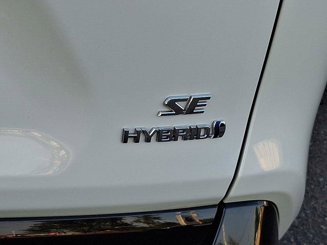 2022 Toyota RAV4 Hybrid SE