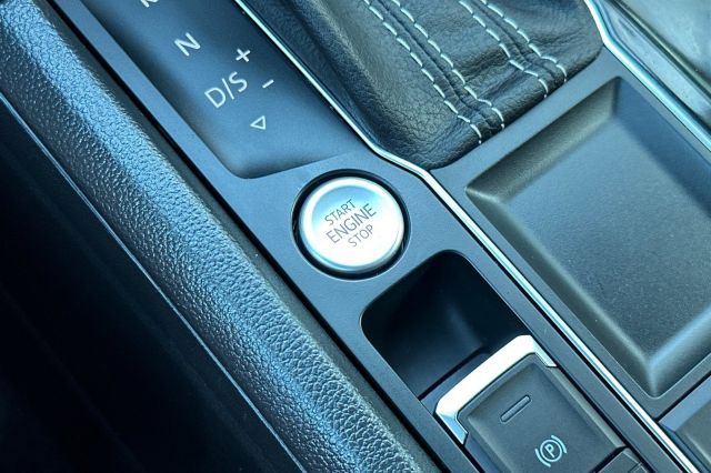 2022 Volkswagen Atlas 2.0T SE w/Technology