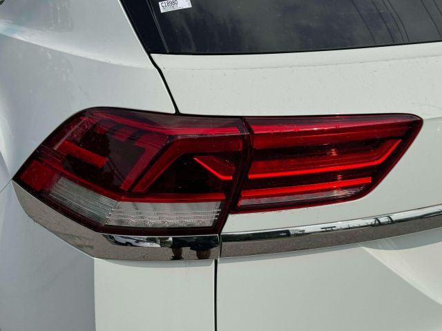 2022 Volkswagen Atlas Cross Sport 3.6L V6 SE w/Technology 4MOTION