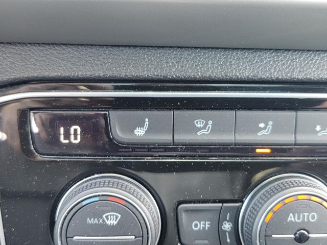2022 Volkswagen Atlas Cross Sport 3.6L V6 SE w/Technology 4MOTION
