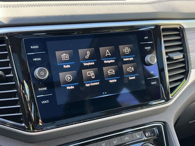 2022 Volkswagen Atlas Cross Sport 3.6L V6 SE w/Technology 4MOTION 2022 Volkswagen Atlas Cross Sport 3.6L V6 SE w/Technology 4MOTION