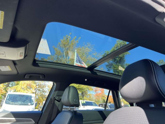 2022 Volkswagen Atlas Cross Sport 3.6L V6 SE w/Technology 4MOTION 2022 Volkswagen Atlas Cross Sport 3.6L V6 SE w/Technology 4MOTION