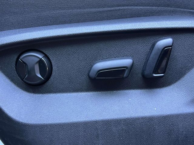 2022 Volkswagen Atlas Cross Sport 3.6L V6 SE w/Technology 4MOTION 2022 Volkswagen Atlas Cross Sport 3.6L V6 SE w/Technology 4MOTION