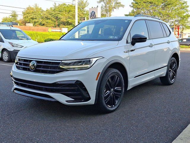 2022 Volkswagen Tiguan SE R-Line Black