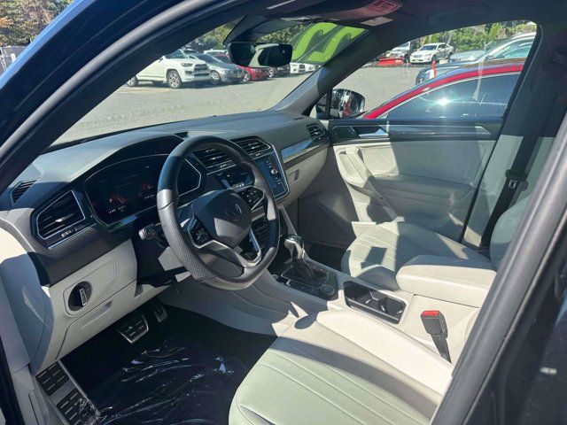 2022 Volkswagen Tiguan SE R-Line Black