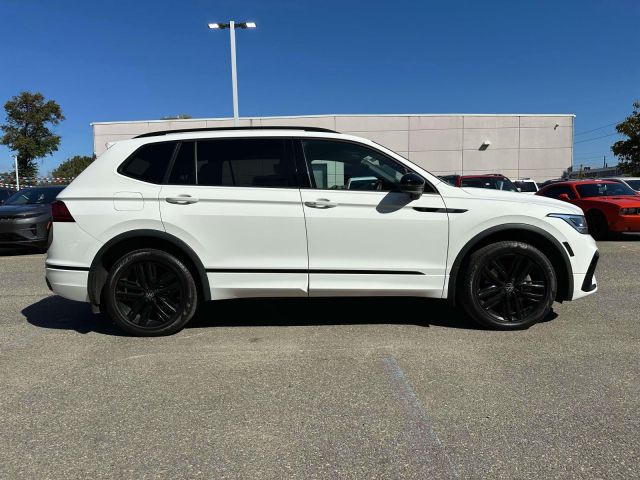 2022 Volkswagen Tiguan 2.0T SE R-Line Black 4MOTION