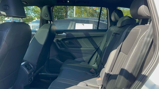 2022 Volkswagen Tiguan 2.0T SE R-Line Black 4MOTION