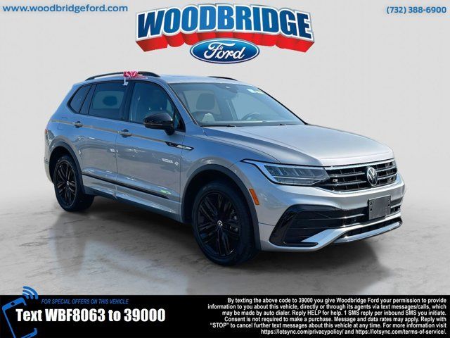 2022 Volkswagen Tiguan SE R-Line Black