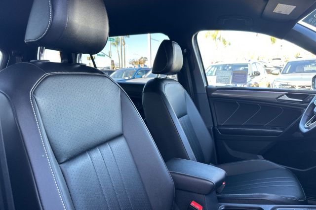 2022 Volkswagen Tiguan 2.0T SE R-Line Black 2022 Volkswagen Tiguan 2.0T SE R-Line Black