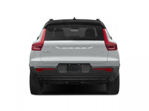 2022 Volvo XC40 R-Design