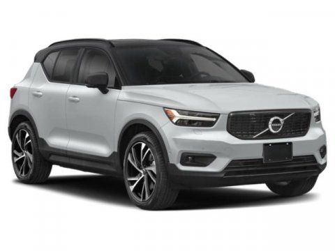 2022 Volvo XC40 R-Design