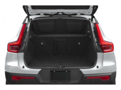 2022 Volvo XC40 R-Design