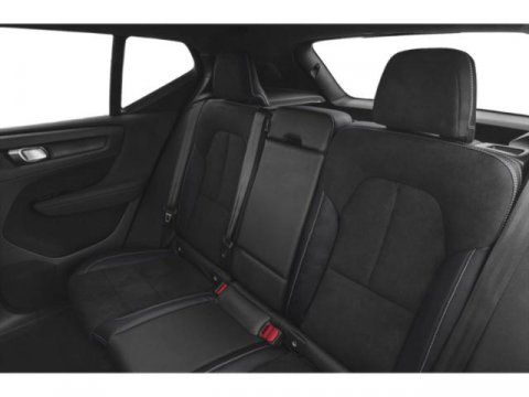 2022 Volvo XC40 R-Design