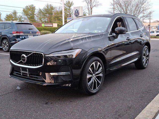 2022 Volvo XC60 Momentum