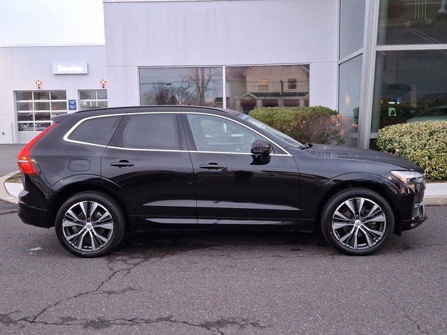 2022 Volvo XC60 Momentum