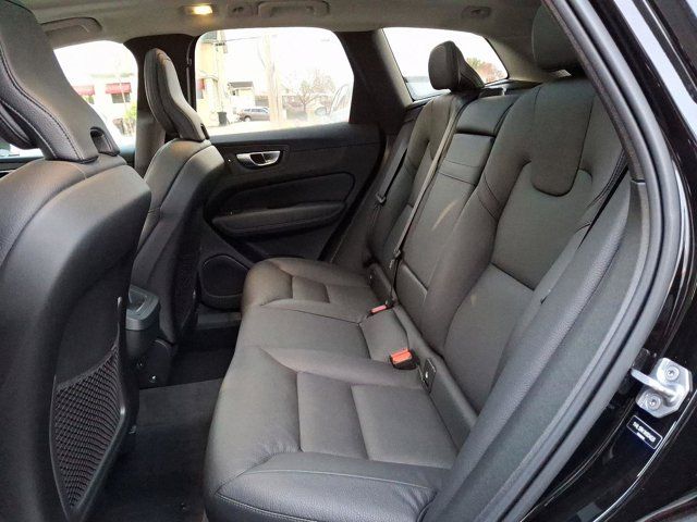 2022 Volvo XC60 Momentum