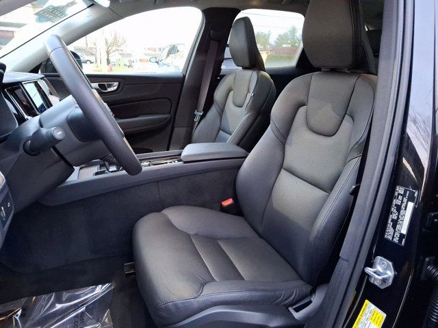 2022 Volvo XC60 Momentum