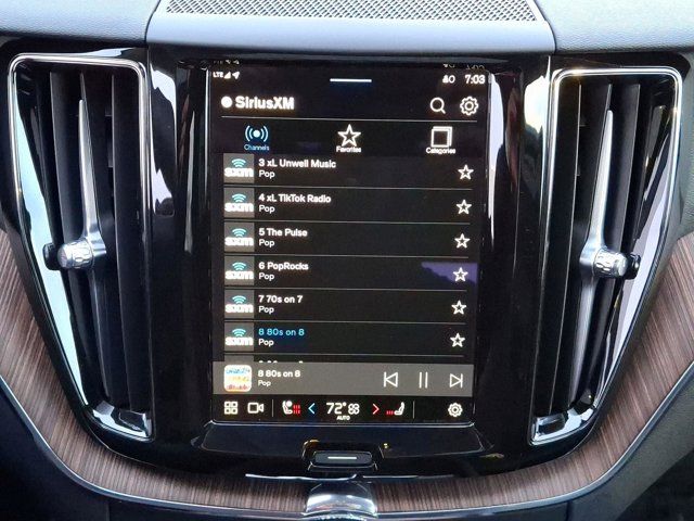 2022 Volvo XC60 Momentum