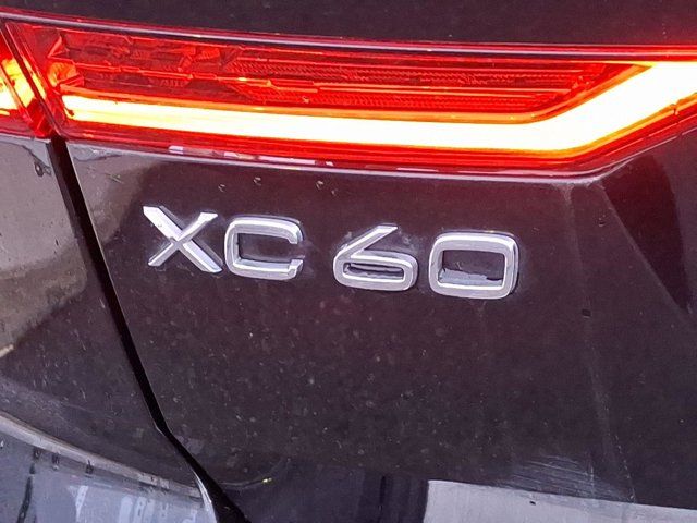2022 Volvo XC60 Momentum