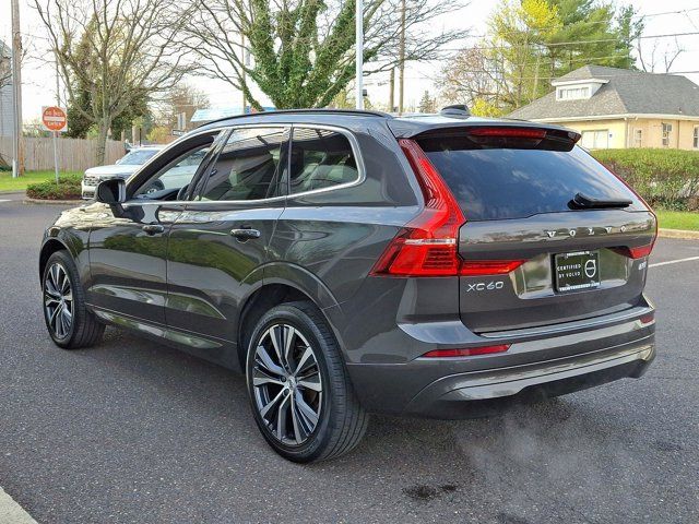 2022 Volvo XC60 Momentum