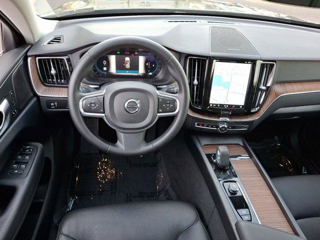 2022 Volvo XC60 Momentum