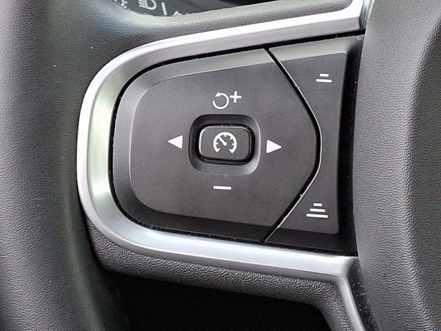 2022 Volvo XC60 Momentum