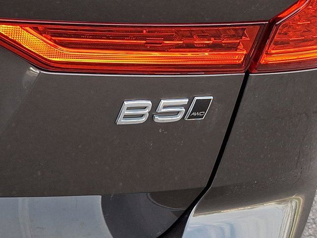2022 Volvo XC60 Momentum