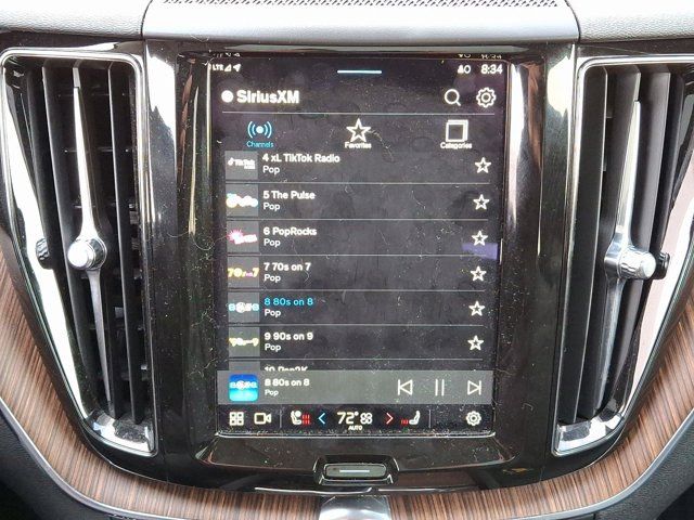 2022 Volvo XC60 Momentum