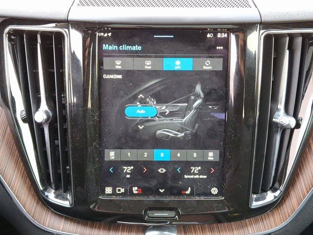 2022 Volvo XC60 Momentum
