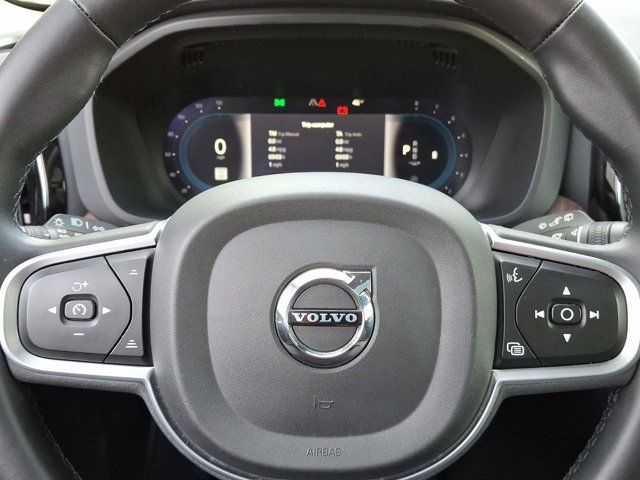 2022 Volvo XC60 Momentum