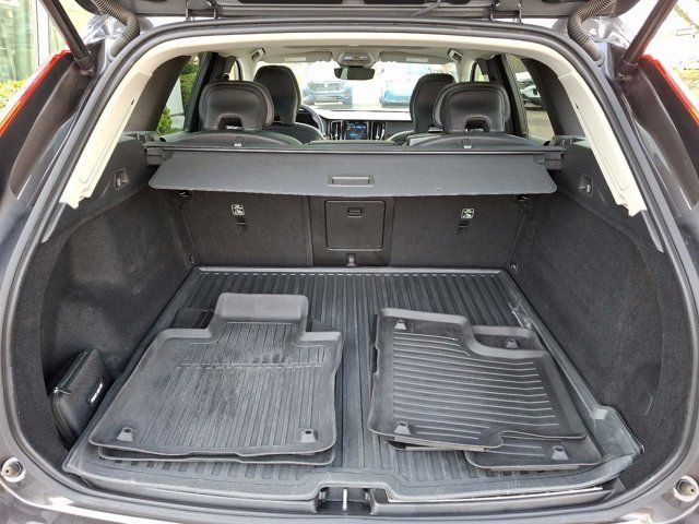 2022 Volvo XC60 Momentum