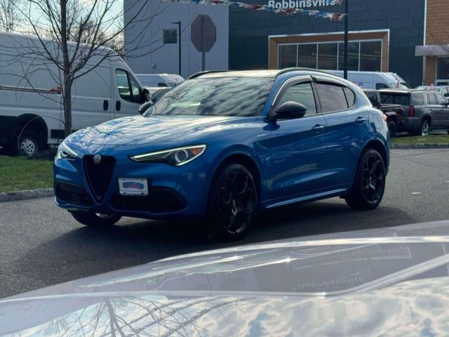 2023 Alfa Romeo Stelvio Veloce AWD 2023 Alfa Romeo Stelvio Veloce AWD