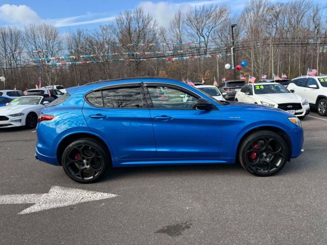 2023 Alfa Romeo Stelvio Veloce AWD 2023 Alfa Romeo Stelvio Veloce AWD