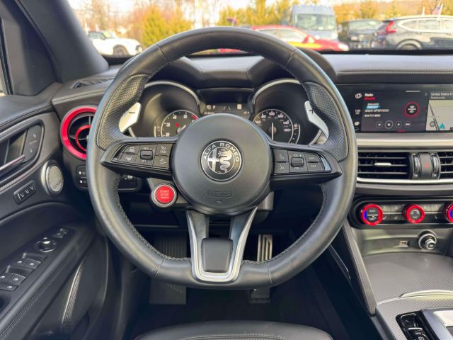 2023 Alfa Romeo Stelvio Veloce AWD 2023 Alfa Romeo Stelvio Veloce AWD