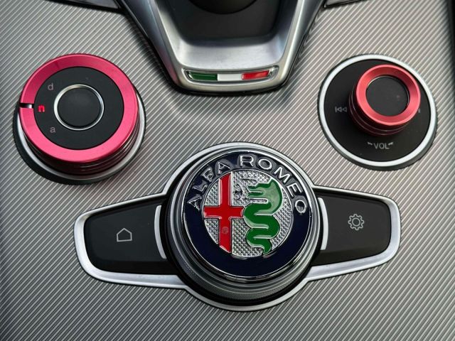 2023 Alfa Romeo Stelvio Veloce AWD 2023 Alfa Romeo Stelvio Veloce AWD