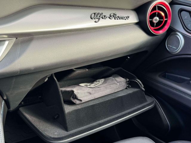 2023 Alfa Romeo Stelvio Veloce AWD 2023 Alfa Romeo Stelvio Veloce AWD