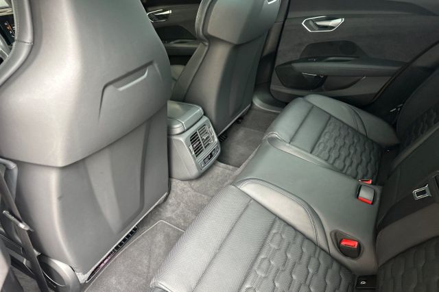 2023 Audi e-tron GT Prestige 2023 Audi e-tron GT Prestige