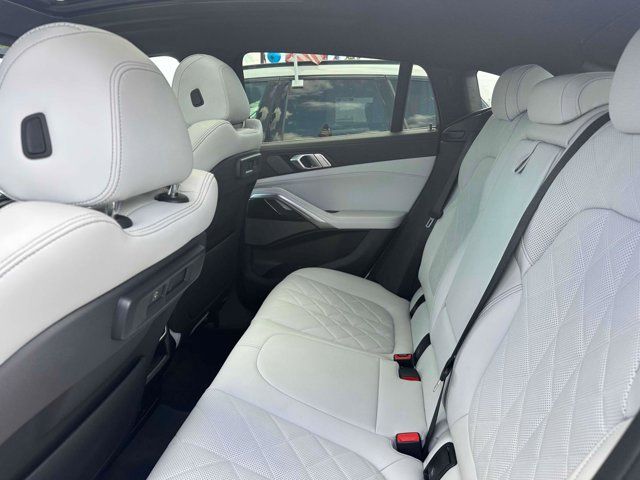 2023 BMW X6 xDrive40i