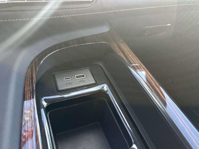 2023 Cadillac Escalade 4WD Premium Luxury 2023 Cadillac Escalade 4WD Premium Luxury