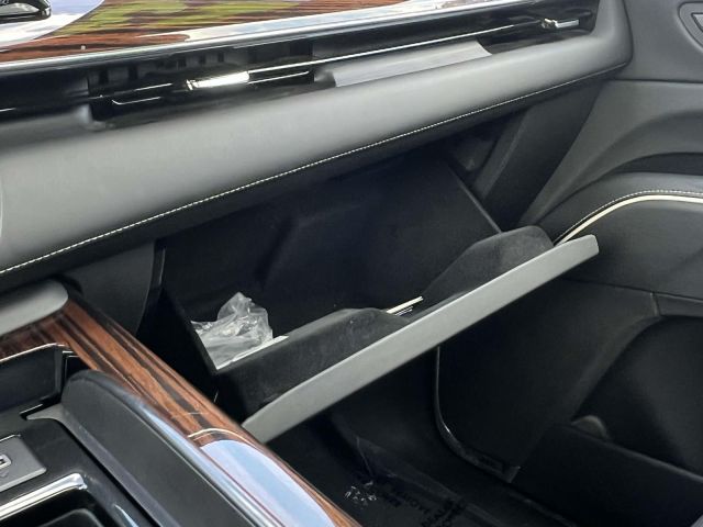 2023 Cadillac Escalade 4WD 4dr Premium Luxury