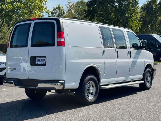 2023 Chevrolet Express Cargo Van RWD 2500 135 2023 Chevrolet Express Cargo Van RWD 2500 135