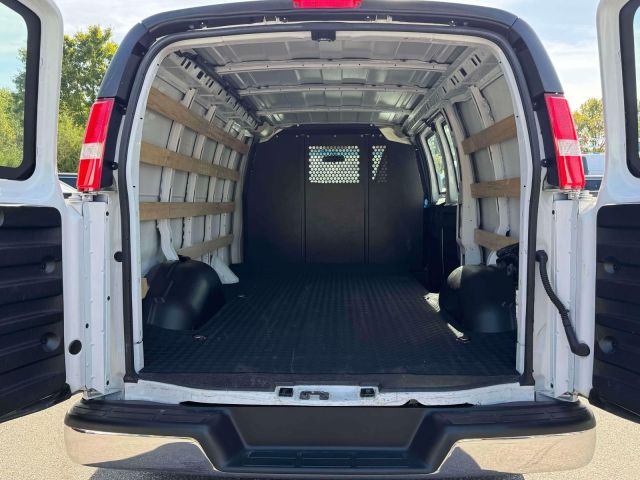 2023 Chevrolet Express Cargo Van RWD 2500 135 2023 Chevrolet Express Cargo Van RWD 2500 135