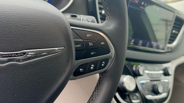 2023 Chrysler Pacifica Touring L FWD