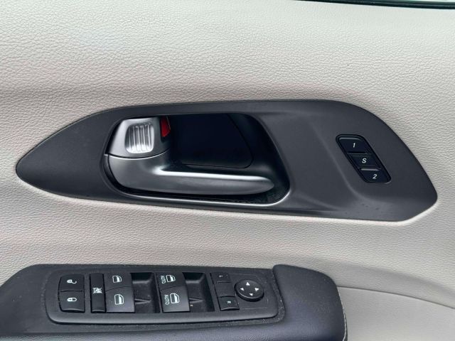 2023 Chrysler Pacifica Touring L FWD