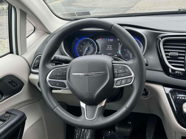 2023 Chrysler Pacifica Touring L FWD