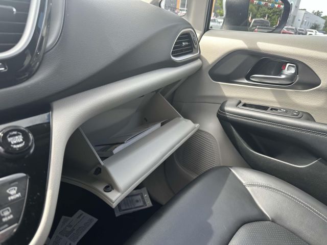 2023 Chrysler Pacifica Touring L FWD