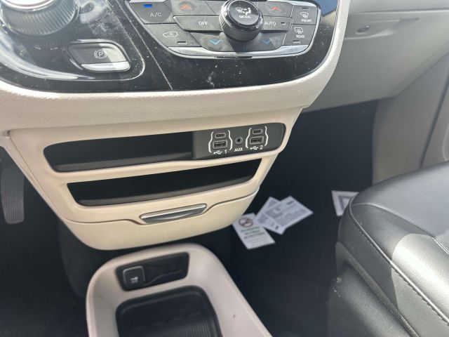 2023 Chrysler Pacifica Touring L FWD
