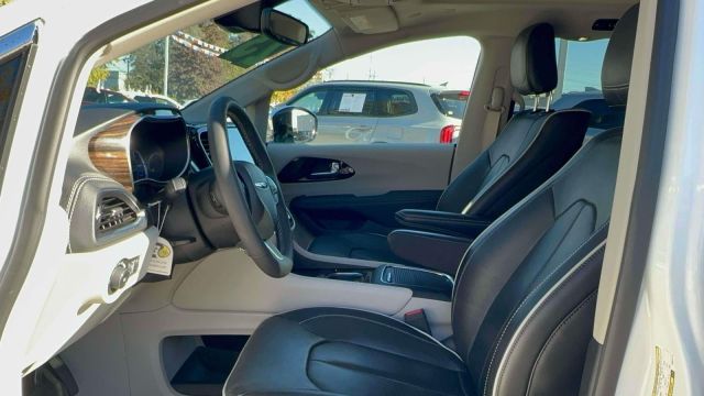 2023 Chrysler Pacifica Hybrid Limited FWD 2023 Chrysler Pacifica Hybrid Limited FWD