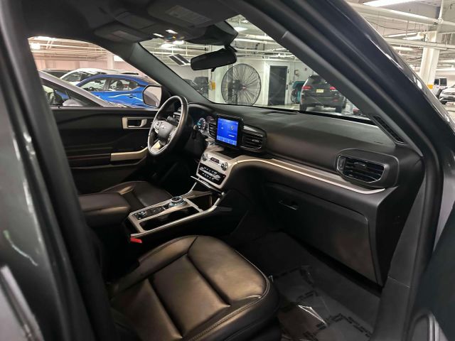 2023 Ford Explorer XLT 4WD