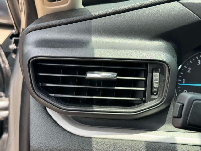 2023 Ford Explorer XLT 4WD